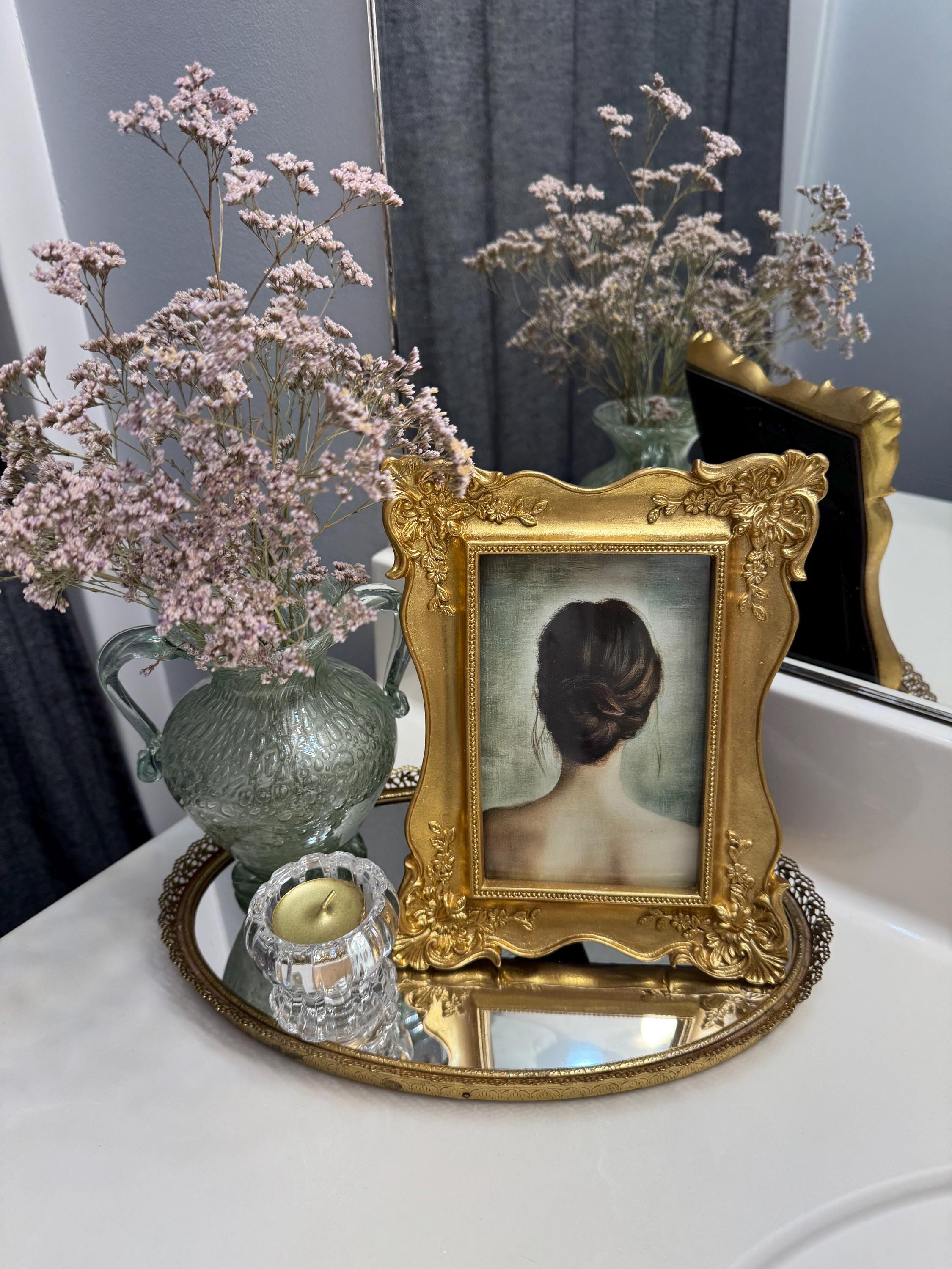 Woman Back Portrait Painting — photo from Anna